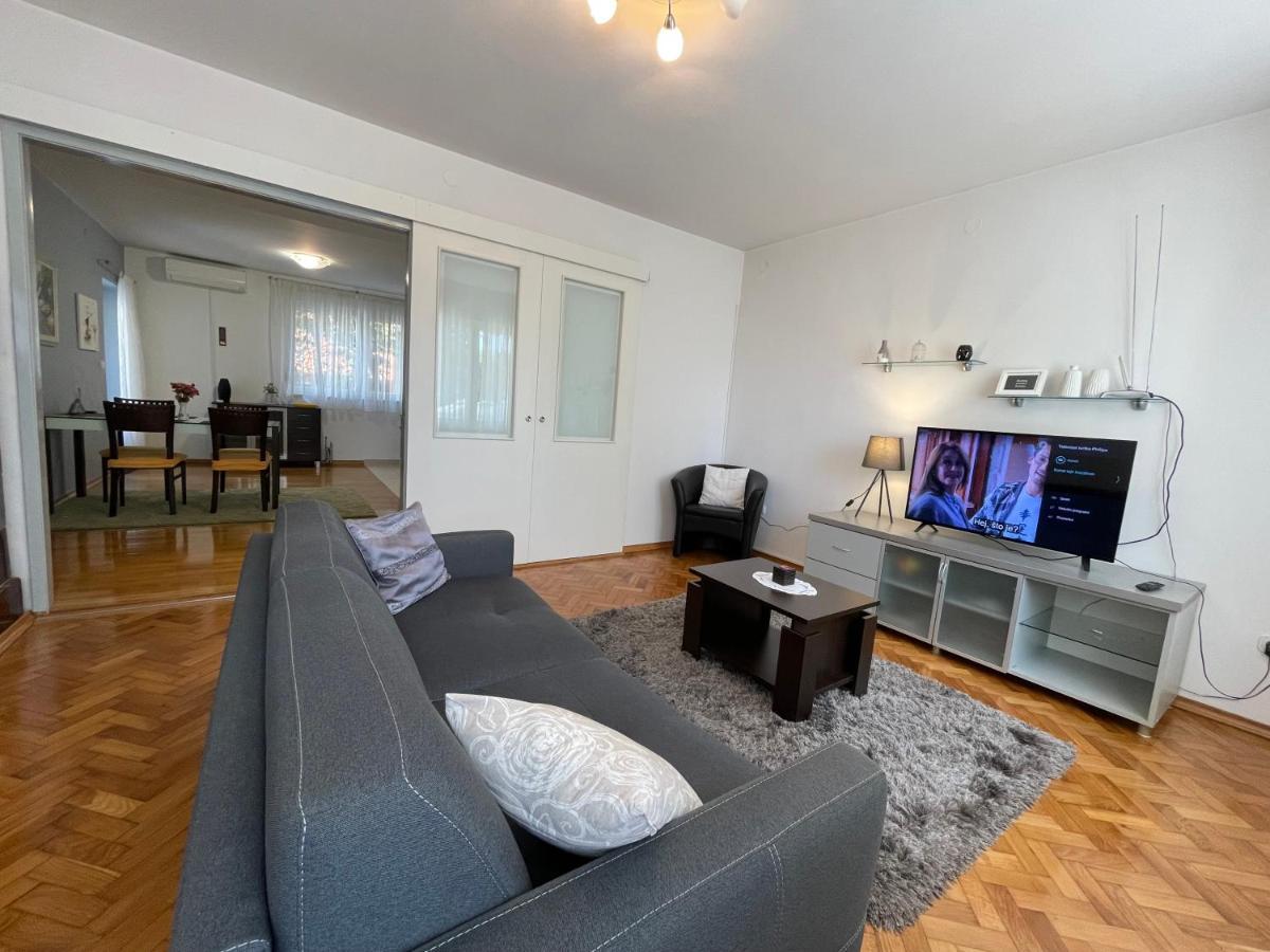 Old Town Seafront Apartman